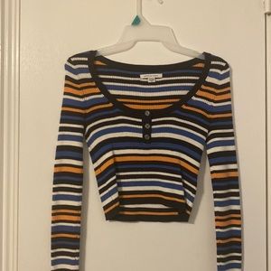 Long sleeve crop top